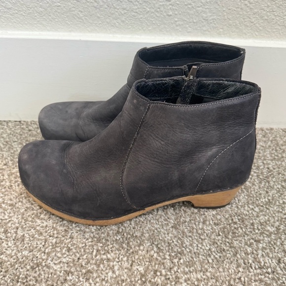 Dansko Maria Leather Milled Nubuck Ankle Boots Grey Black Western Fall Boho - Picture 9 of 11